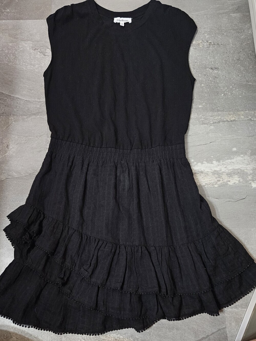 Heartloom Sleeveless Asymmetrical Tiered Ruffle Mini Dress. Black. Size S.